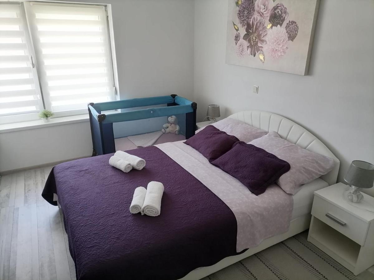 Apartman Lidija Dinjiška Extérieur photo